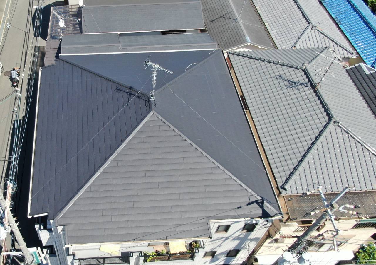 屋根塗装で雨漏りは防げる?直るケース・直らないケースを徹底解説の参考画像